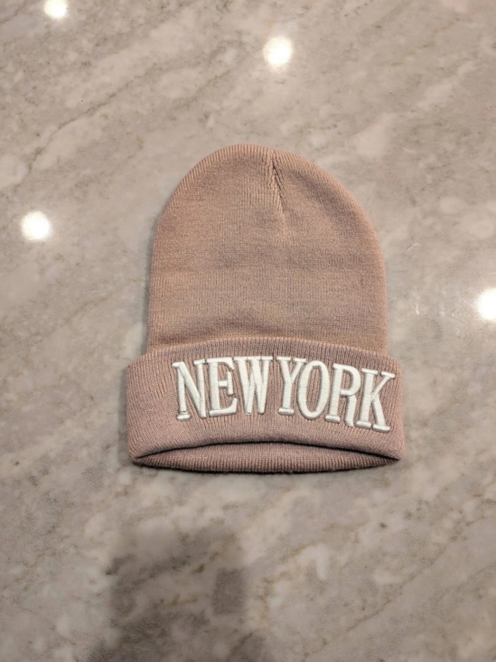 NEW YORK Beanie in Pink Like New